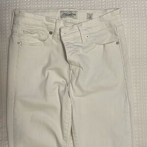 Lucky brand size 4/27 white skinny jeans. White.